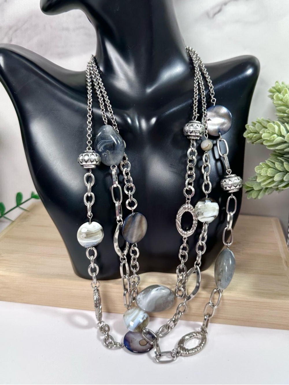 🩶Triple Strand Silver Tone Necklace with Marbled & Iridescent Beads